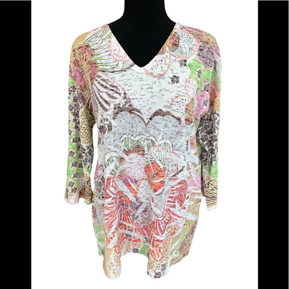 𝅺Distinct v neck colorful print floral pattern tee, size XL